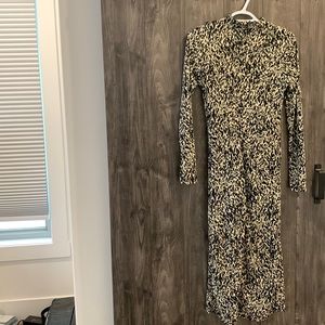 Dynamite longsleeve, high neck, midi length dress. Size small. Worn twice.